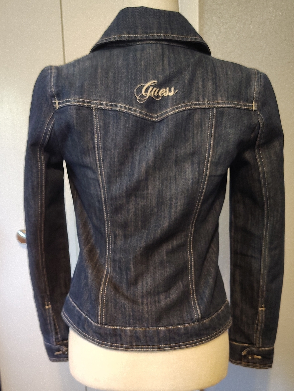 Vintage GUESS Premium Dark Wash Fitted Denim Jacket - Sm - Picture 5 of 8